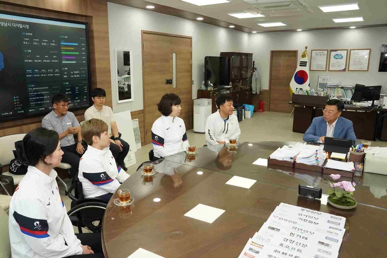 성남포토뉴스(신상진 성남시장, 파리 패럴림픽 출전 장애인탁구팀 선수단 환영) (2) ⓒ타임즈