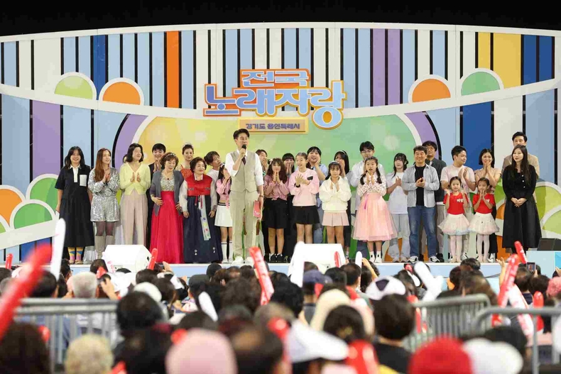 21일 용인실내체육관에서 열린 KBS 전국노래자랑 참가자들의 모습
