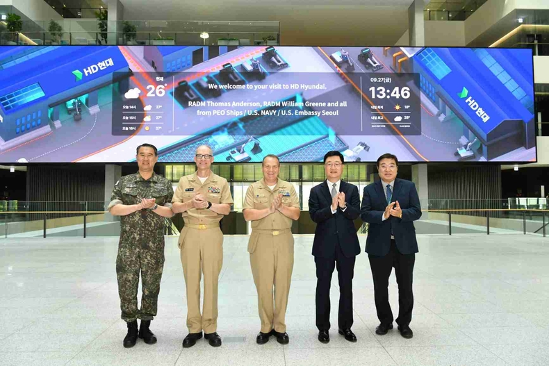 사진_지난 27일(금) 토마스 앤더슨 소장 등 미 해군 고위관계자들이 경기도 판교의 HD현대 글로벌R&D센터를 방문, 함정 분야 협력방안에 대해 논의했다