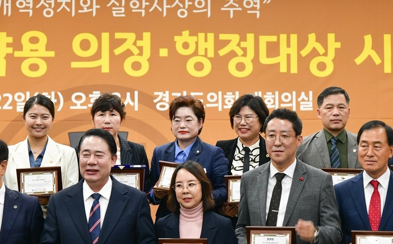 『제3회 다산 정약용 의정·행정대상 시상식』에서 여주시의회 이상숙 의원이 기초의원 부문 의정대상을 수상하는 영예를 안았다. ⓒ타임즈 
