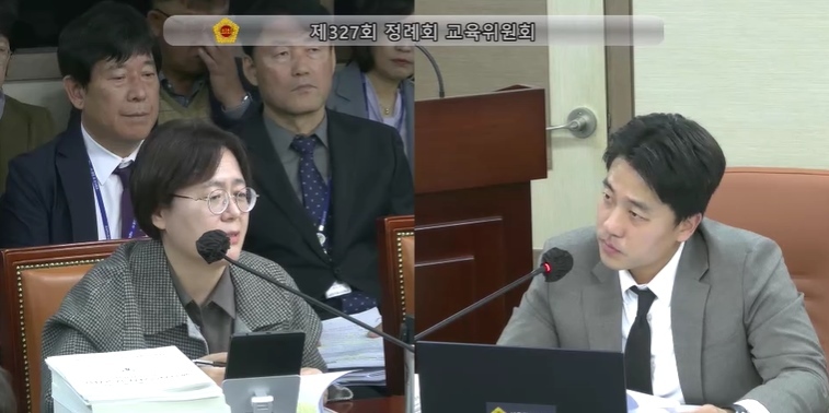서울시의회 교육위원회 소속 이희원 의원이 지난 11월 12일 행정사무감사 평생진로교육국 2일차 회의에서 손영순 보건안전진흥원장에게 질의하고 있다. ⓒ타임즈 