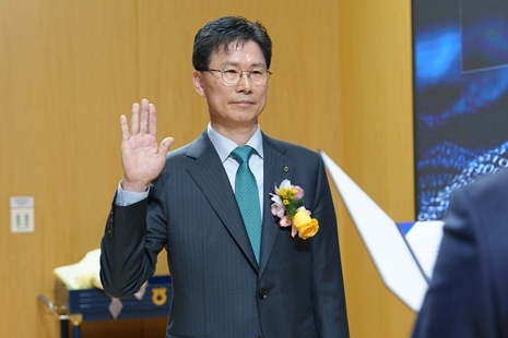 강태영 농협은행장이 3일 농협은행 본사에서 금융사고 예방 실천 서약식을 갖고 있다. ⓒ타임즈 
