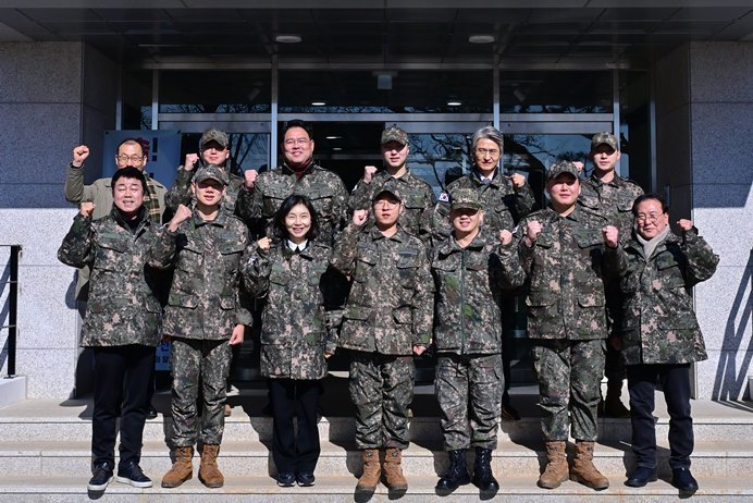 4일(화) 수도권 방어 임무를 수행하고 있는 육군 제9보병사단을 방문해 장병들을 격려하고 구내식당에서 함께 오찬을 했다. 1 ⓒ타임즈