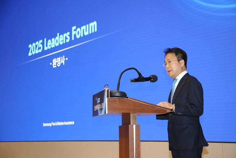 삼성화재 이문화 대표이사가 리더스포럼 개회사를 하고있다 ⓒ타임즈 