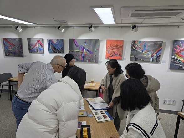 갤러리카페 정인혜 작가와의 만남 현장 사진 2 ⓒ타임즈 