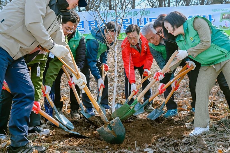 탄소중립실현나무심기 ⓒ타임즈 