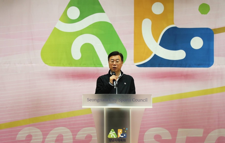 1. 신상진 성남시장이 제71회 경기도체육대회 출전 결단식에 참석해 격려사를 전하고 있다 ⓒ타임즈