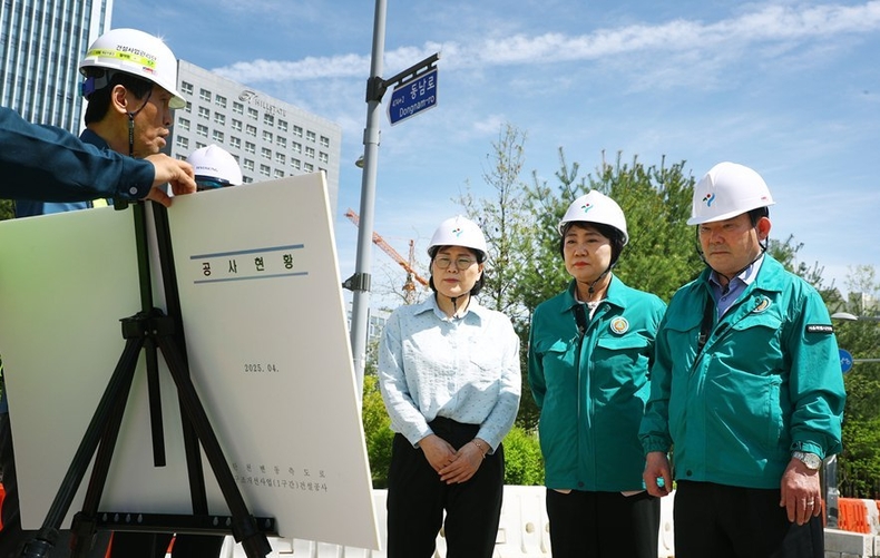 4월 23일(수) 14시 송파구 문정동 470-1 ‘탄천변 동측도로 구조개선사업(1구간)’ 공사현장을 방문하였다. 1 ⓒ타임즈 