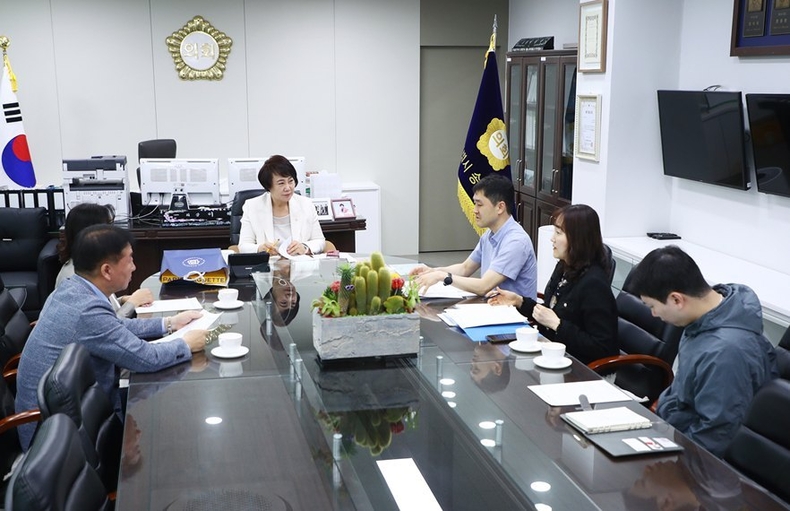 4월 30일(수) 10시 송파구의회 의장실에서 송파경찰서 범죄예방대응과 및 ‘송파생활발전위원회’와의 간담회를 가졌다. ⓒ타임즈 