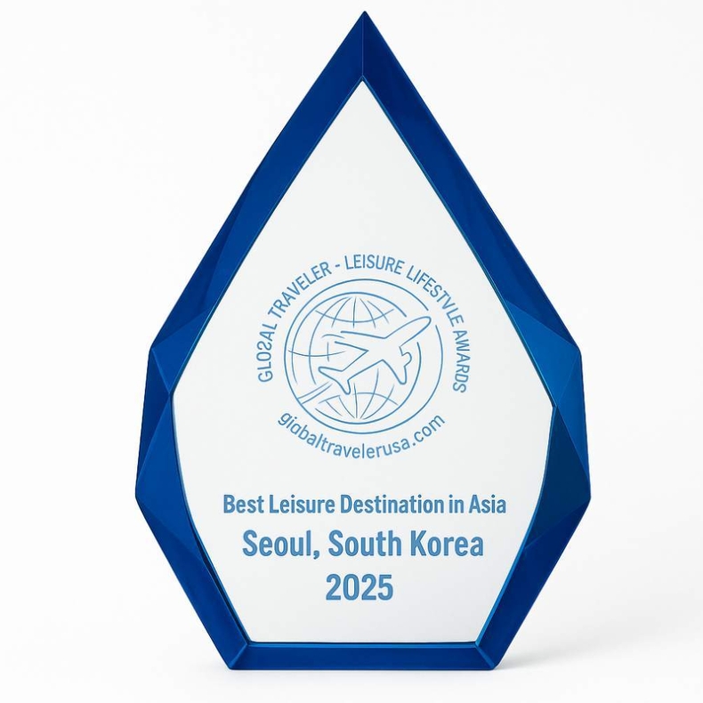 (사진1) 글로벌 트래블러 최고의 아시아 레저 목적지 수상 트로피(2025년) ⓒ타임즈