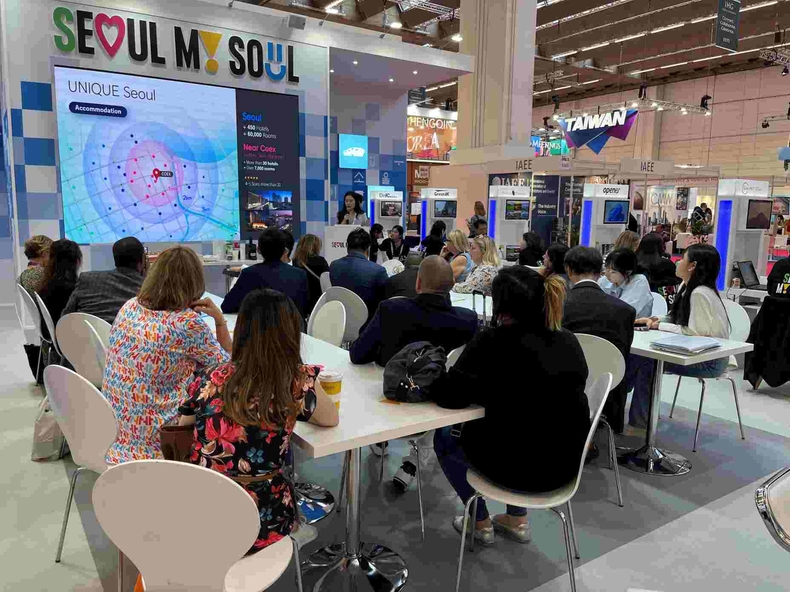 (사진2) 2024 IMEX 서울 홍보관에서 서울 설명회를 진행하고 있다(2) ⓒ타임즈