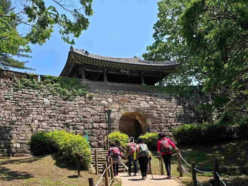 성남시 구간의 남한산성(남문, 지화문)(2) ⓒ타임즈