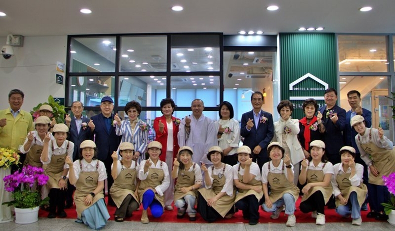  6월 17일(화) 꿈나눔카페 리뉴얼을 맞이하여 개업식을 성황리에 개최했다. ⓒ타임즈 