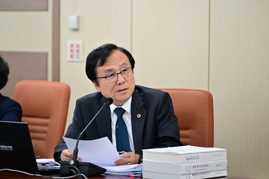 강석주의원이 질의를 하고 있다. ⓒ타임즈 