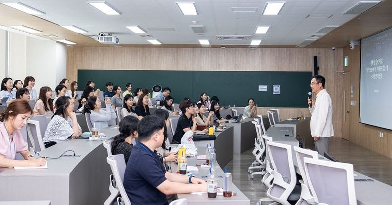 지난 3일 여의도 소재 서울국제금융오피스에서 삼프로TV 김동환 대안금융경제연구소장을 초청해 'WM러닝크루(Learning Crew)' 전문가 코칭을 가졌다고 밝혔다. 2 ⓒ타임즈 