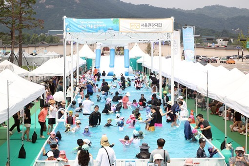 2024 서울썸머비치를 즐기는 시민 사진 ⓒ타임즈 
