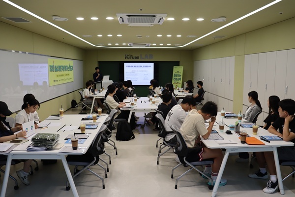 ‘제3회 찾아가는 전문교육’을 열고, 성남시청소년의회 의원과 청소년참여위원회 위원 총 31명을 대상으로 정책, 예산교육을 실시했다. ⓒ타임즈 