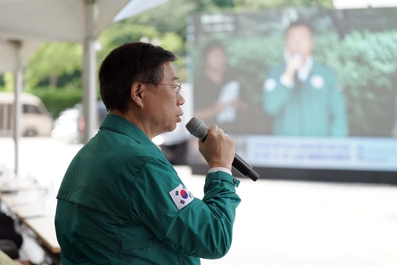 1. 신상진 성남시장이 국가중요시설 테러대비 통합대응훈련에 참석해 참관소감을 전하고 있다(1) ⓒ타임즈