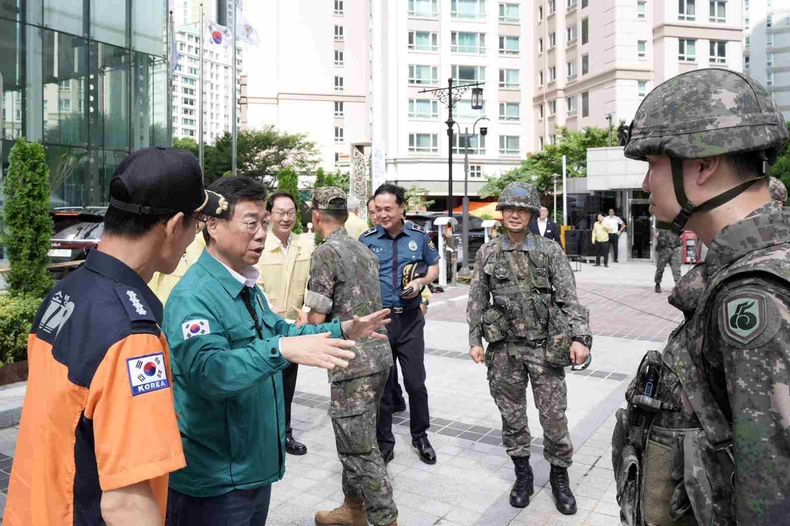 1. 신상진 성남시장이 국가중요시설 테러대비 통합대응훈련에 참석해 참관소감을 전하고 있다(2) ⓒ타임즈