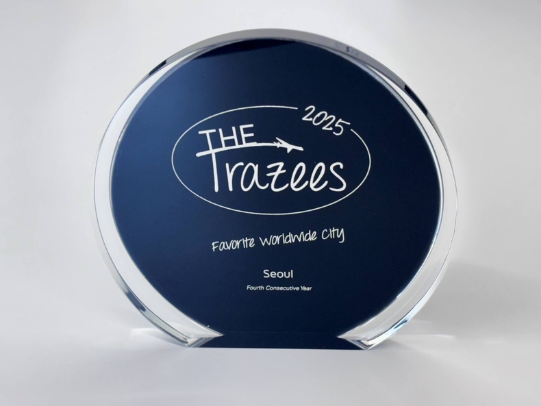 (사진1) 2025 The Trazees 수상 트로피 ⓒ타임즈