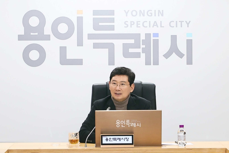 이상일 용인특례시장이 7일 시청사에서 열린 2040 용인도시기본계획 수립 용역 착수보고회에서 인사말을 하고 있다.(1) ⓒ타임즈