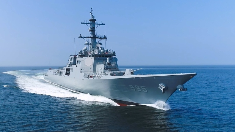 HD현대중공업이 건조해 해군에 인도한 차세대 이지스 구축함(KDX-III Batch-II) 1번함 정조대왕함의 시운전 모습 ⓒ타임즈 