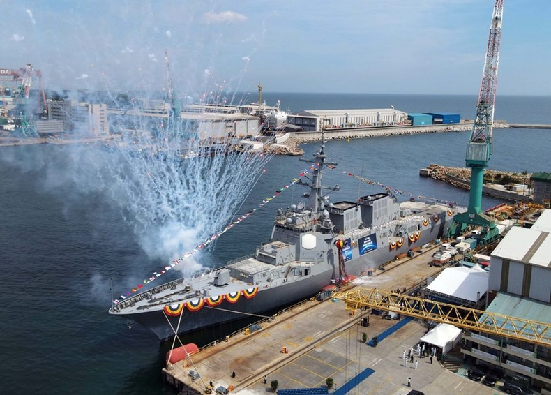HD현대중공업이 건조해 17일(수) 진수한 8,200톤급 최첨단 이지스구축함(KDX-III Batch-II) 2번함인 ‘다산정약용함’의 모습. ⓒ타임즈 