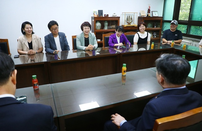 9월 24일(수) 한국육영학교에서 유철환 국민권익위원회 위원장과 학부모, 관계기관이 함께하는 현장 간담회에 참석하여 발달장애 학생들의 교육환경 개선을 위한 방안을 논의했다. 1 ⓒ타임즈 
