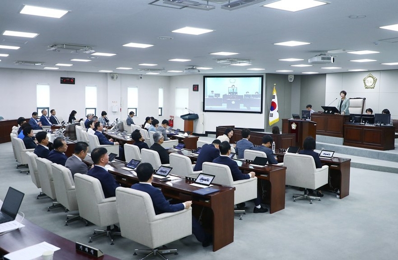 9월 16일(화)부터 24일(수)까지 9일간 열린 제325회 임시회를 모두 마무리하고 폐회했다. ⓒ타임즈 