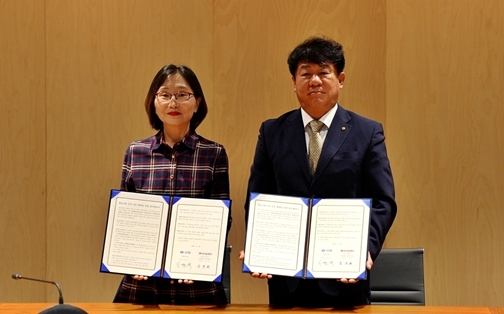신협은 9월 30일(화), iN라이프케어 이종협동조합연합회와 ‘협동조합 간 상호 협력을 위한 업무협약’을 체결했다. ⓒ타임즈 