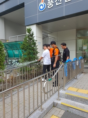 지난 9월 30일(화요일) 덕풍 119안전센터와 합동으로 이용고객 및 직원이 참여하는 소방훈련과 응급처치 교육을 실시하며 안전역량을 강화하였다. ⓒ타임즈 