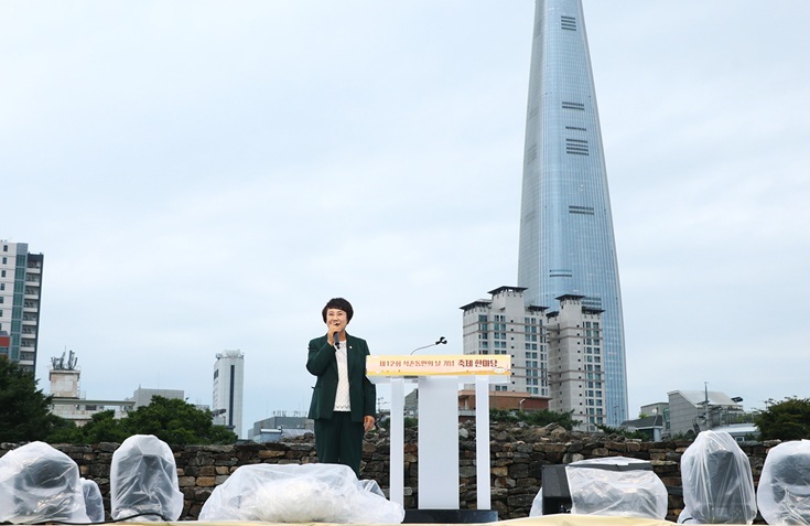 10월 17일(금) 석촌동 고분군 일대에서 개최한 ‘제12회 석촌동민의 날 기념 축제 한마당’에 참석해 지역주민과 함께 뜻깊은 시간을 가졌다. ⓒ타임즈 