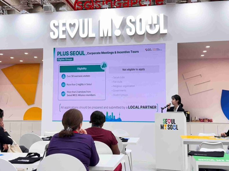 2. 지난 2025 IMEX Frankfurt 서울 홍보관에서 설명하는 모습 ⓒ타임즈