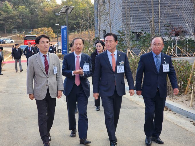 홍천군의회 박영록 의장, 최이경 부의장, 용준식·이광재·황경화 의원 ⓒ타임즈 