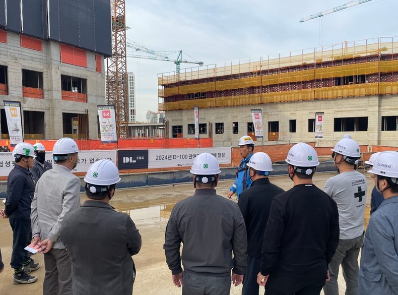 29일 지역건설업체를 대상으로 중대재해 예방을 위한 ‘건설업체 참여자 안전관리 역량강화’교육을 iH 신도시사업단 홍보관에서 진행 했다고 밝혔다. 2 ⓒ타임즈 