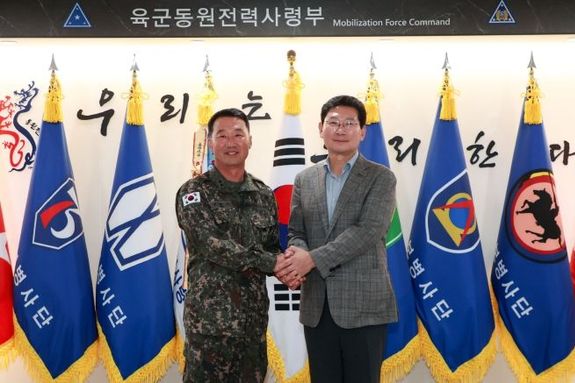 이상일 용인특례시장, 추석 앞두고 지역 군부대 위문 방문