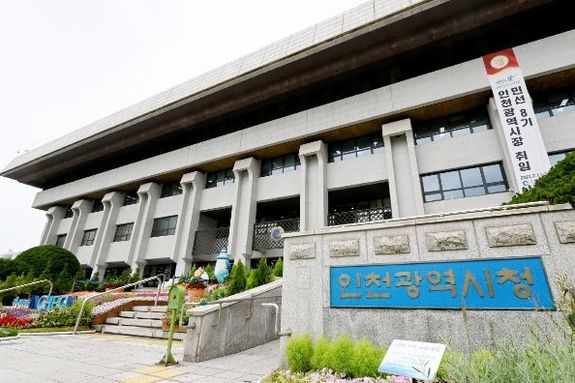 인천시 유정복 시장, 전통시장 현장서 새해 민생 챙긴다