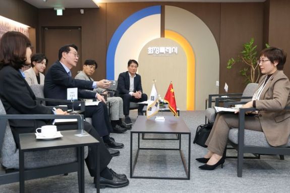 화성특례시-중국 샤오간시, 孝 문화로 잇다 ‘화성특례시민의 날’, 축하 대표단 방문... 교류 협력 확대