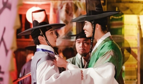 드라마 ‘꽃 피면 달 생각하고’