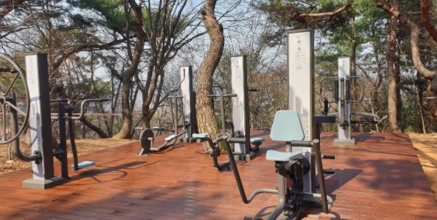 과천시, 개방된 서울대공원 둘레길에 운동기구 설치