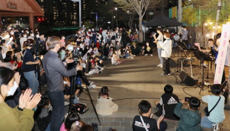 ‘2022년 벚꽃 버스킹’ 행사