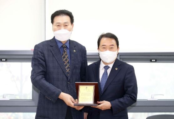 인천시의회 신은호 의장, 인천시 부평구보훈단체협의회로부터 감사패 받아 ⓒ타임즈