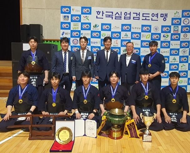 용인시청 직장운동경기부 검토팀이 ‘제7회 한국실업연맹회장배 전국검도실업검도대회’ 남자부 단체전에서 우승을 거뒀다. ⓒ타임즈