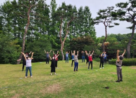 의왕시 천동주민자치위원회, '찬란한 인생들의 어울림' 프로그램 진행