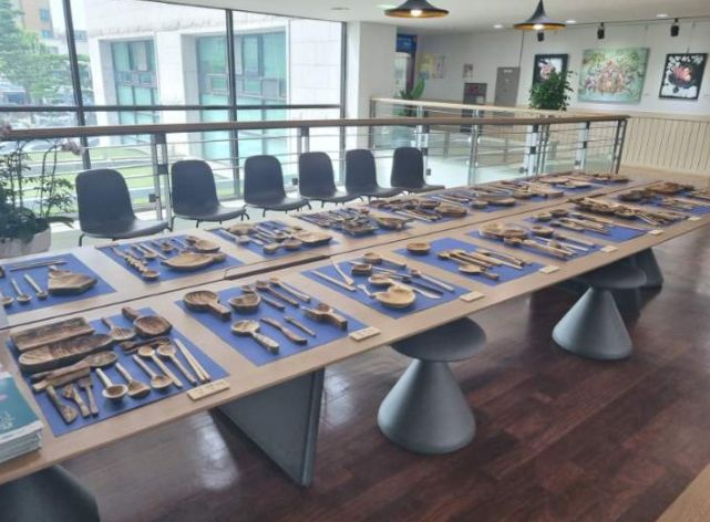 중장년 행복캠퍼스 수강생‘우드카빙’작품전시회