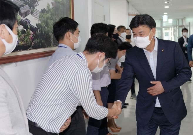 방세환 광주시장, 시청 전 부서 방문해 직원격려