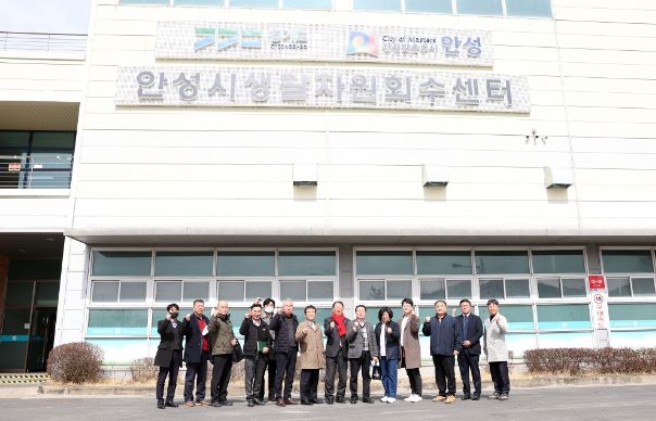 시흥시의회 도시환경위원회 기념촬영