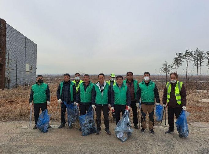 평택시 현덕면 '민관단체(새마을지도자협의회)와 함께하는 2023년 새봄맞이 대청소' 실시
