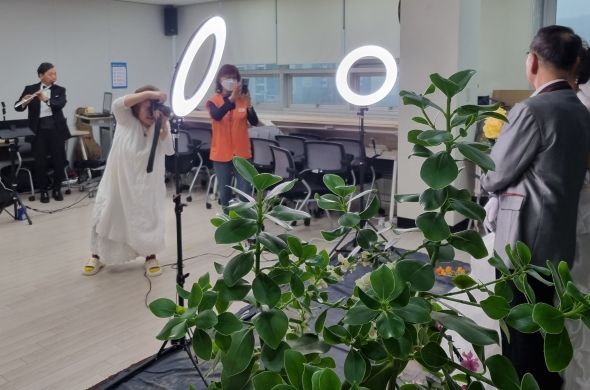 (사)구리시자원봉사센터, 어르신 행복사진 촬영 봉사