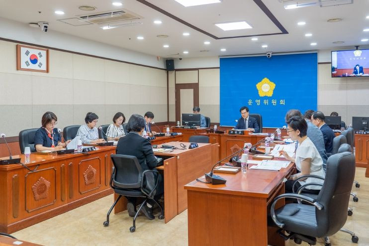 (사진설명)8일 폐회 중 운영위원회 회의 모습